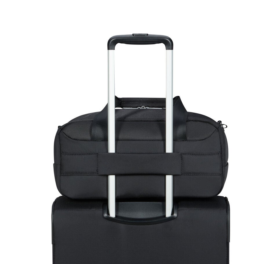 Samsonite Urbify Sac Sport 16 po in the color Noir. image number 7